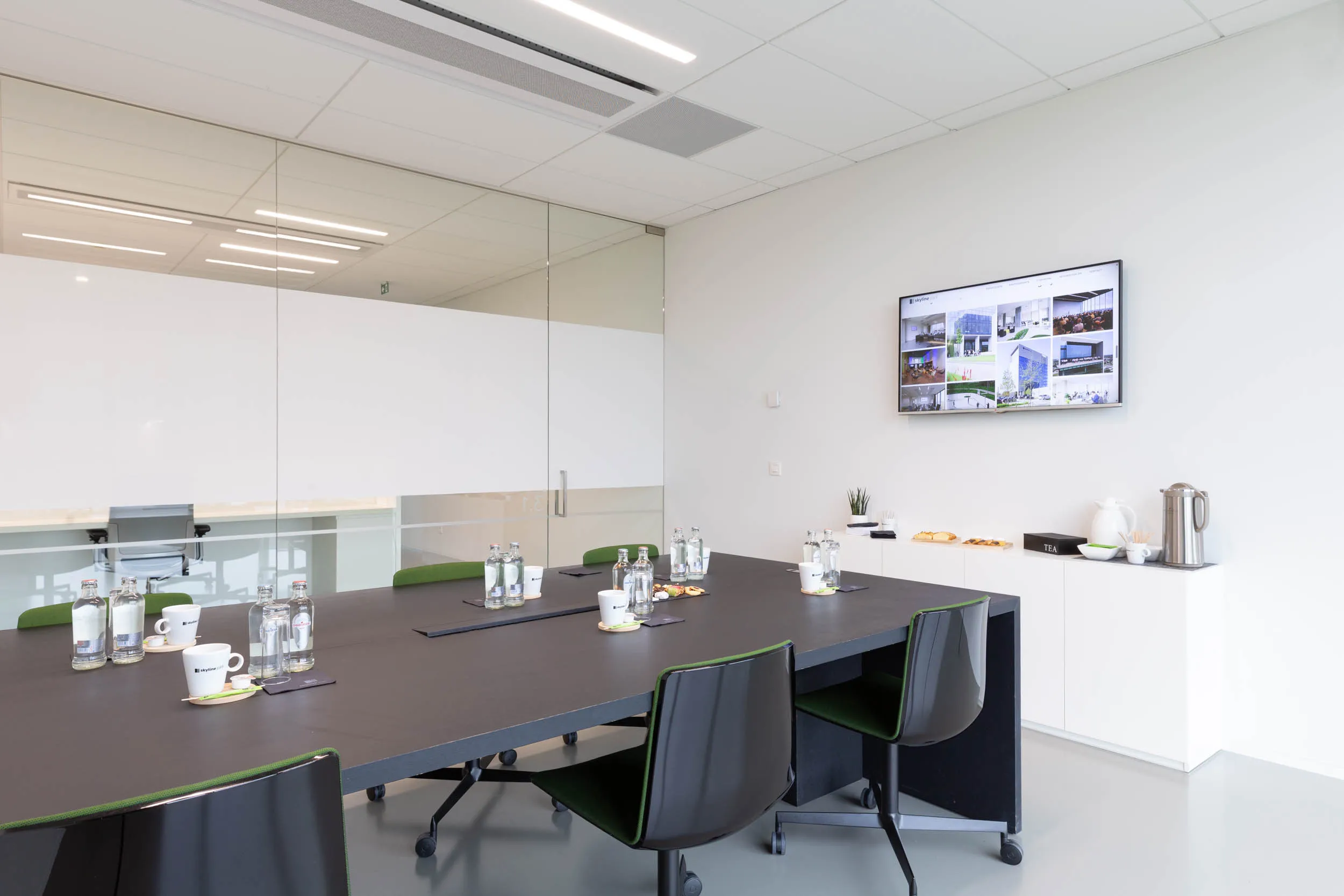 Skyline Park Boardroom leeg