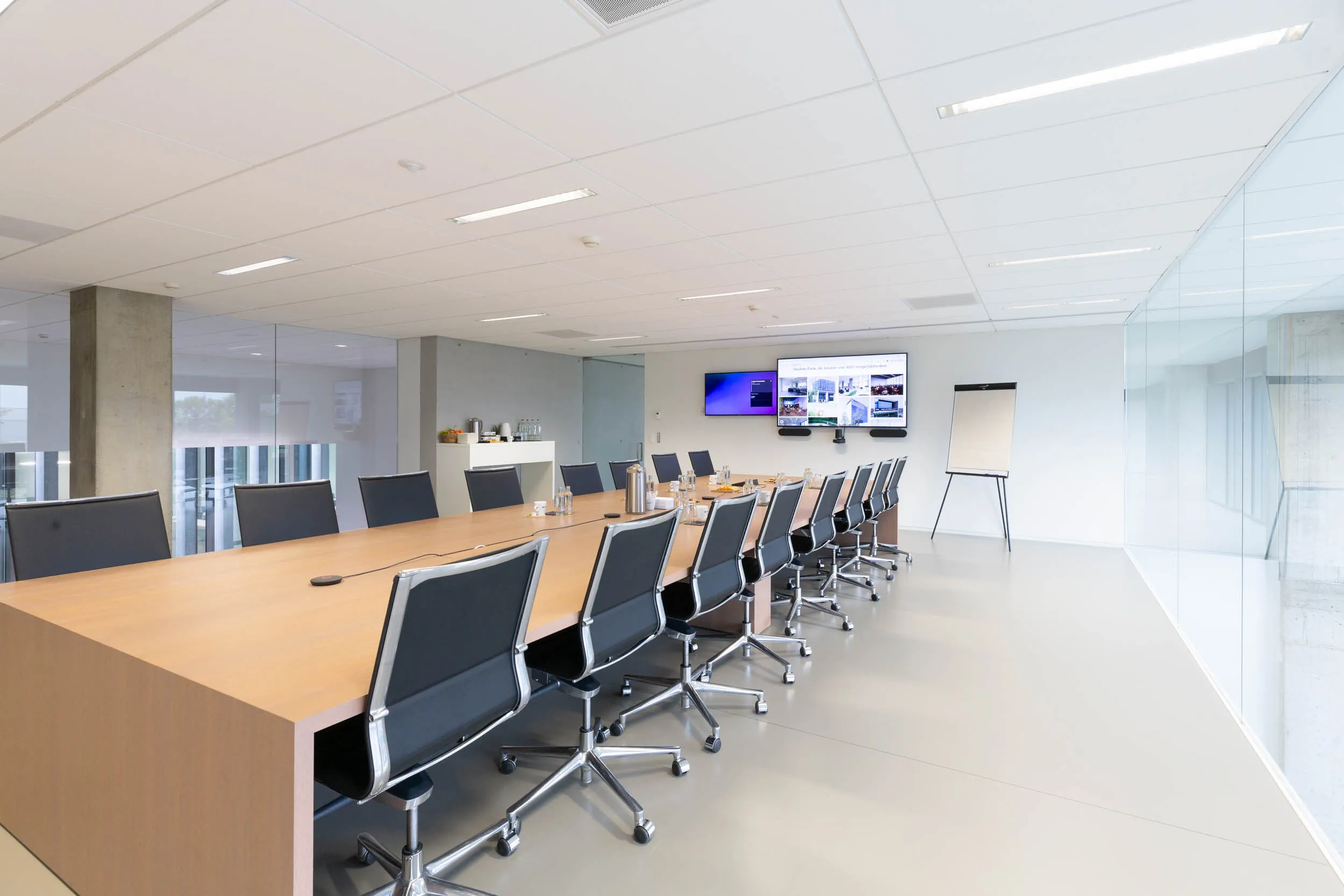 Skyline Park Boardroom leeg